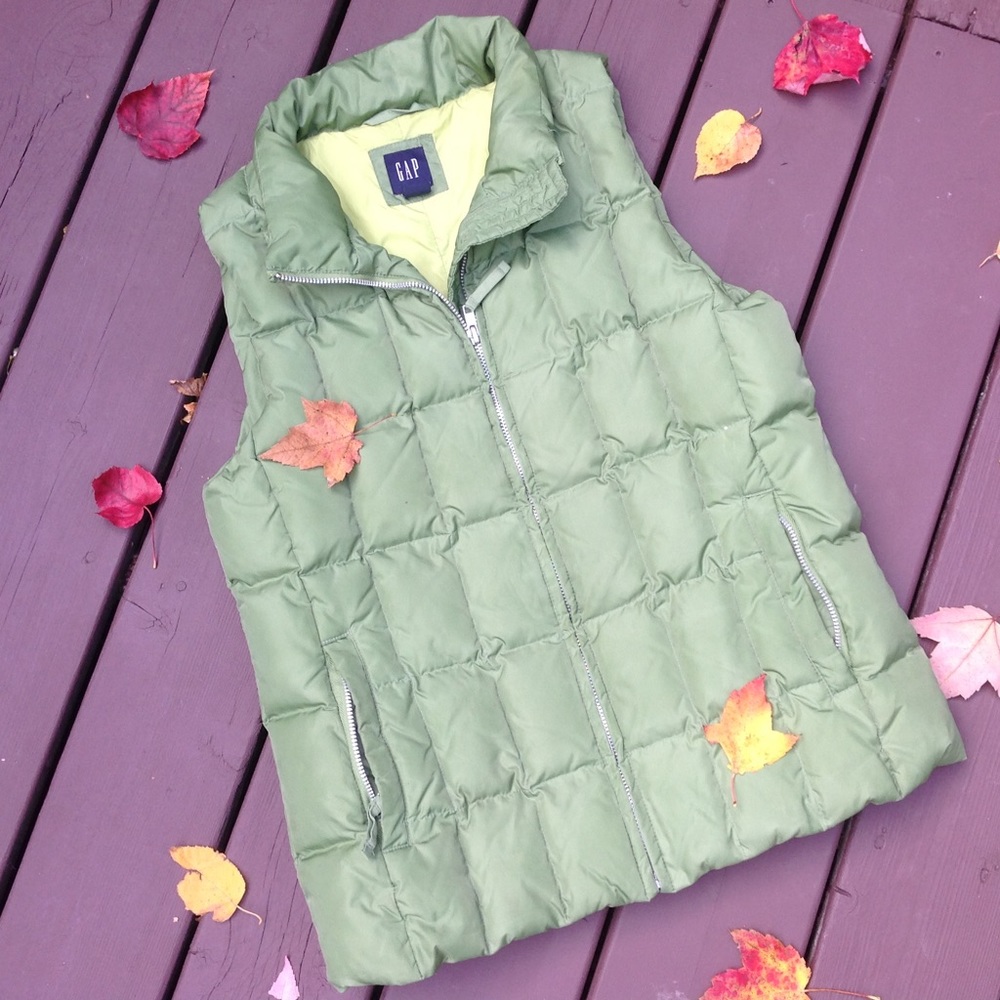 GAP green Puffer Vest size M